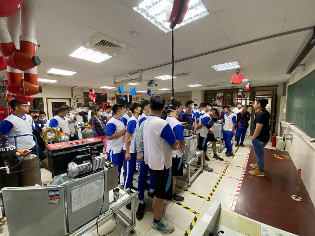 東港高級海事水產職業學校師生蒞校參訪3