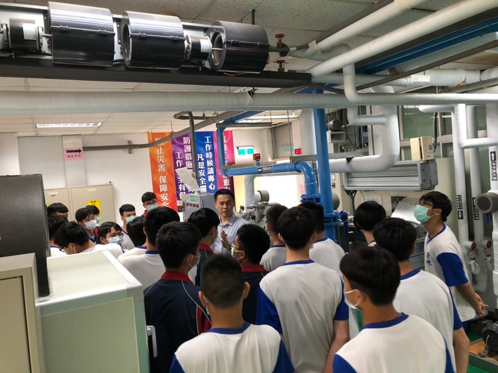 東港高級海事水產職業學校師生蒞校參訪7