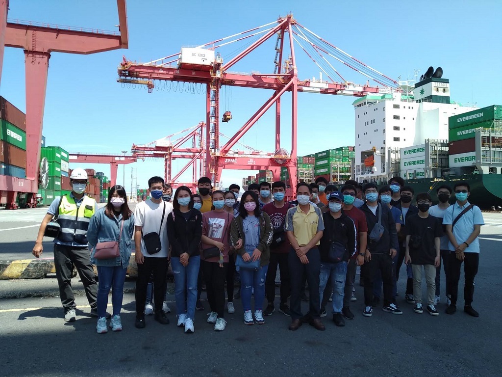 師生參訪臺灣港務股份有限公司高雄港務分公司1