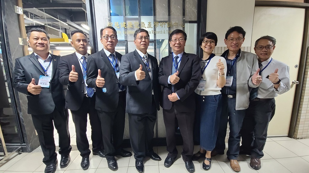 110學年度智慧健康空氣產學研訓中心揭牌儀式1