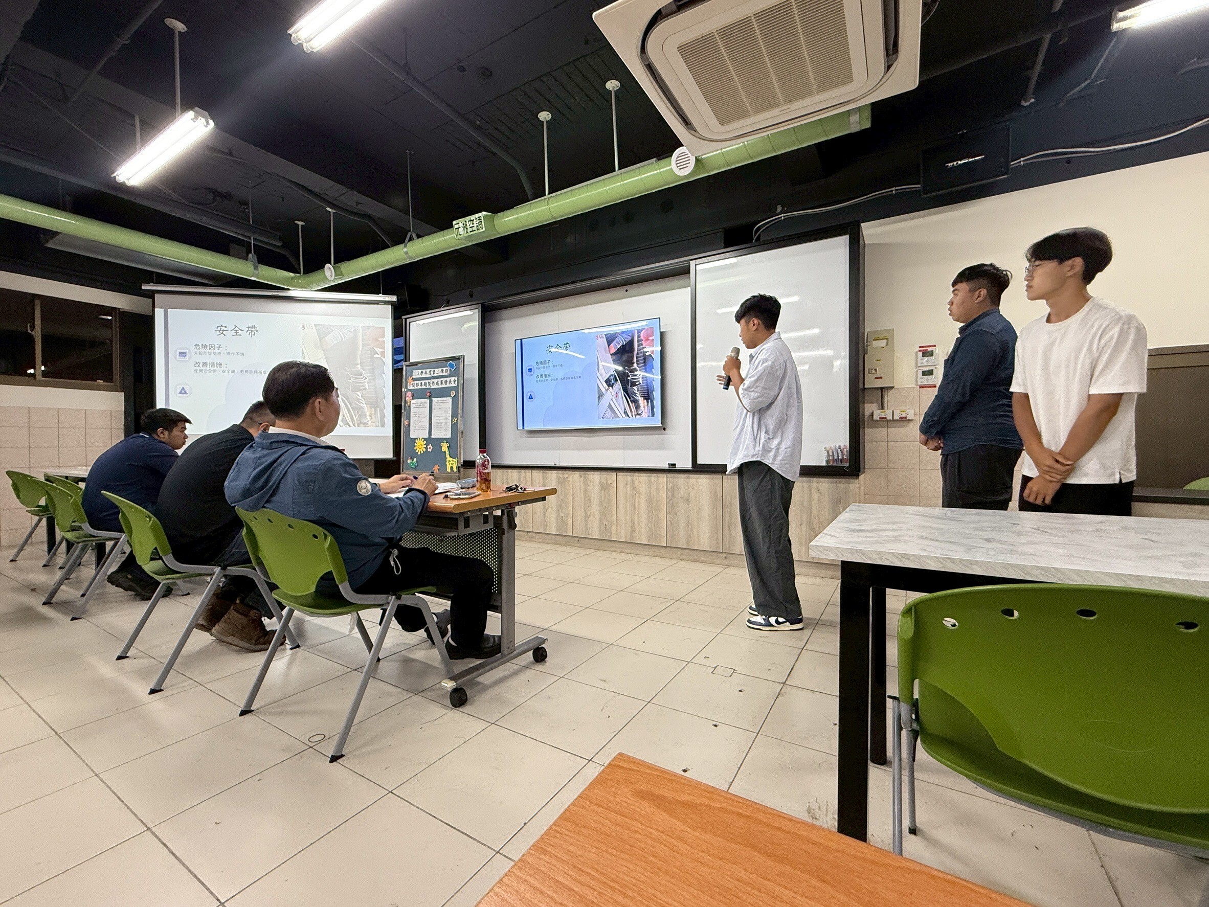112學年度日間部專題製作成果發表會16